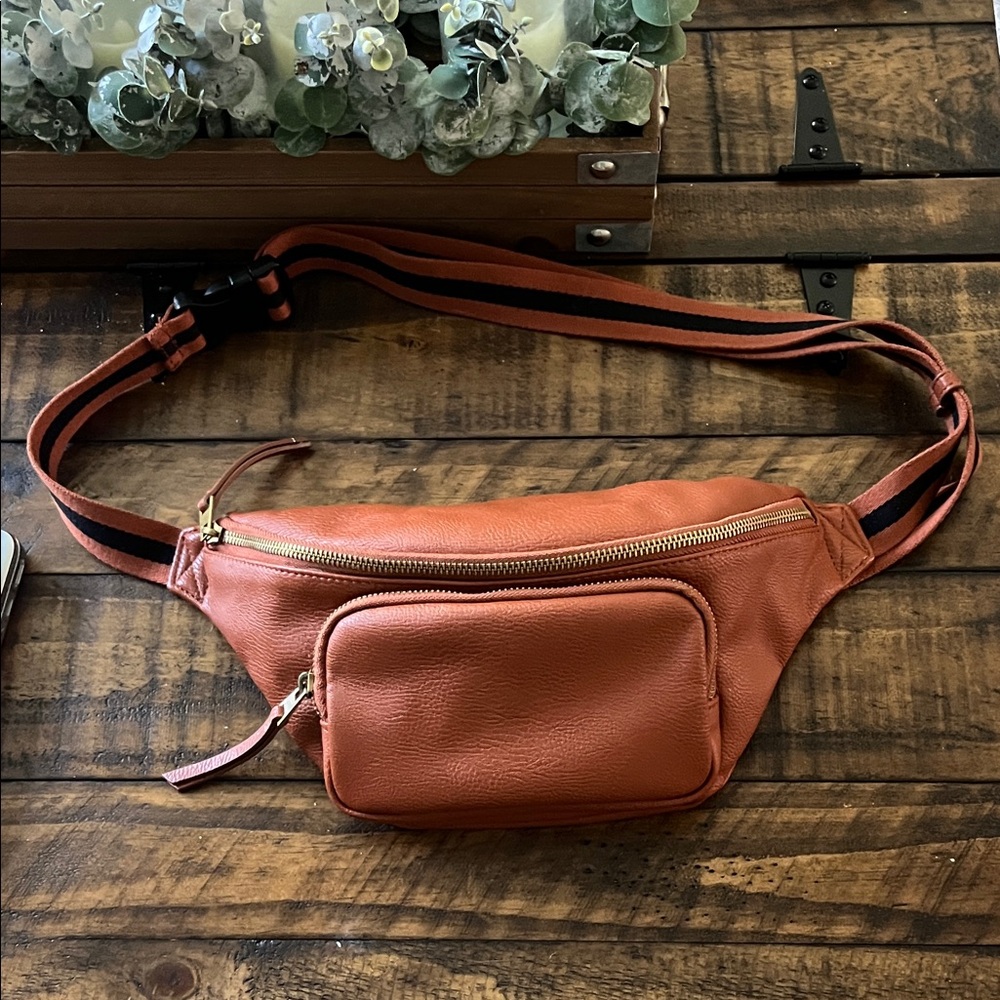 Universal Thread Rust Leather Belt Bag